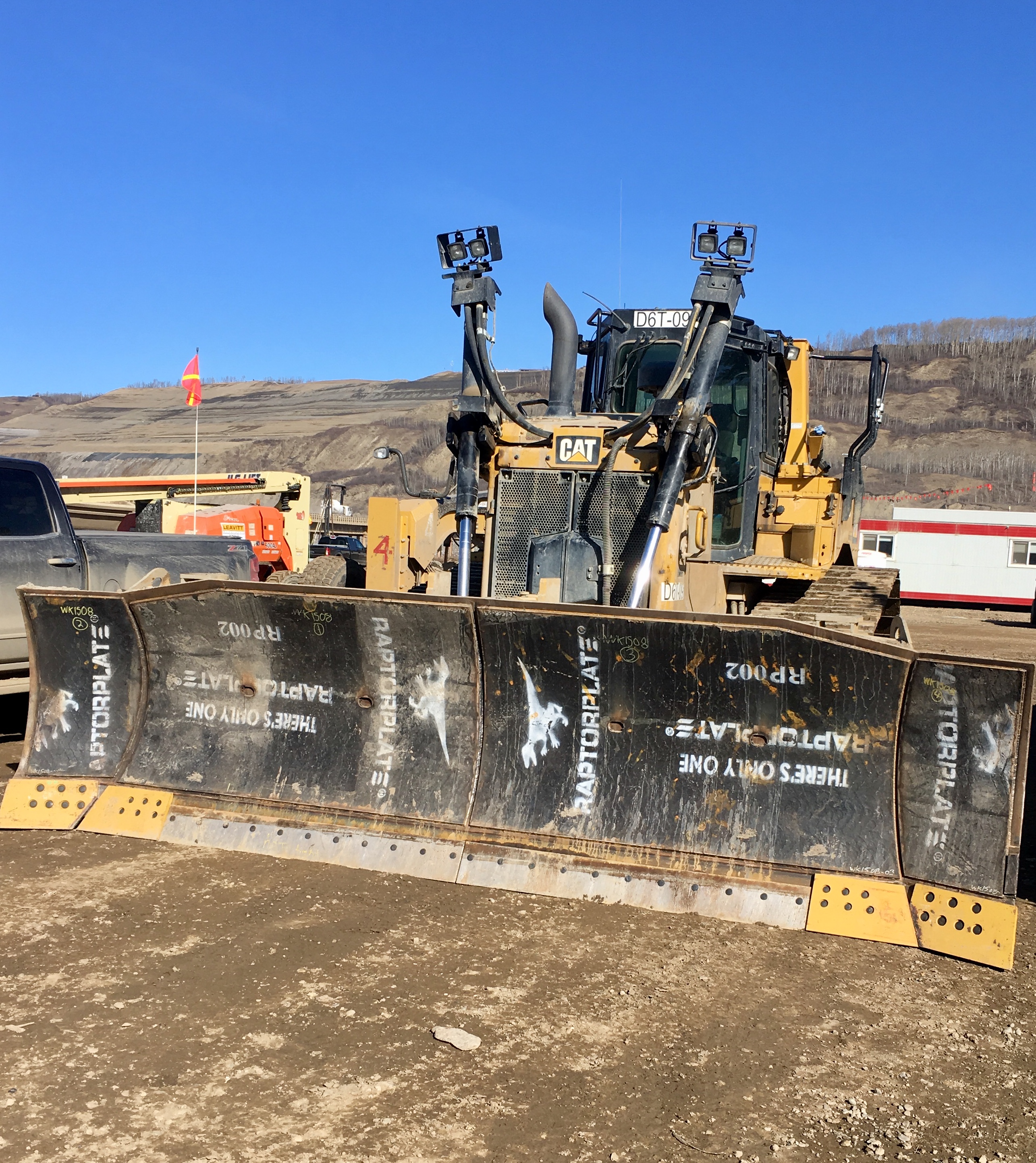 <p>RaptorPlate® Dozer Blade wear kit solution.</p>