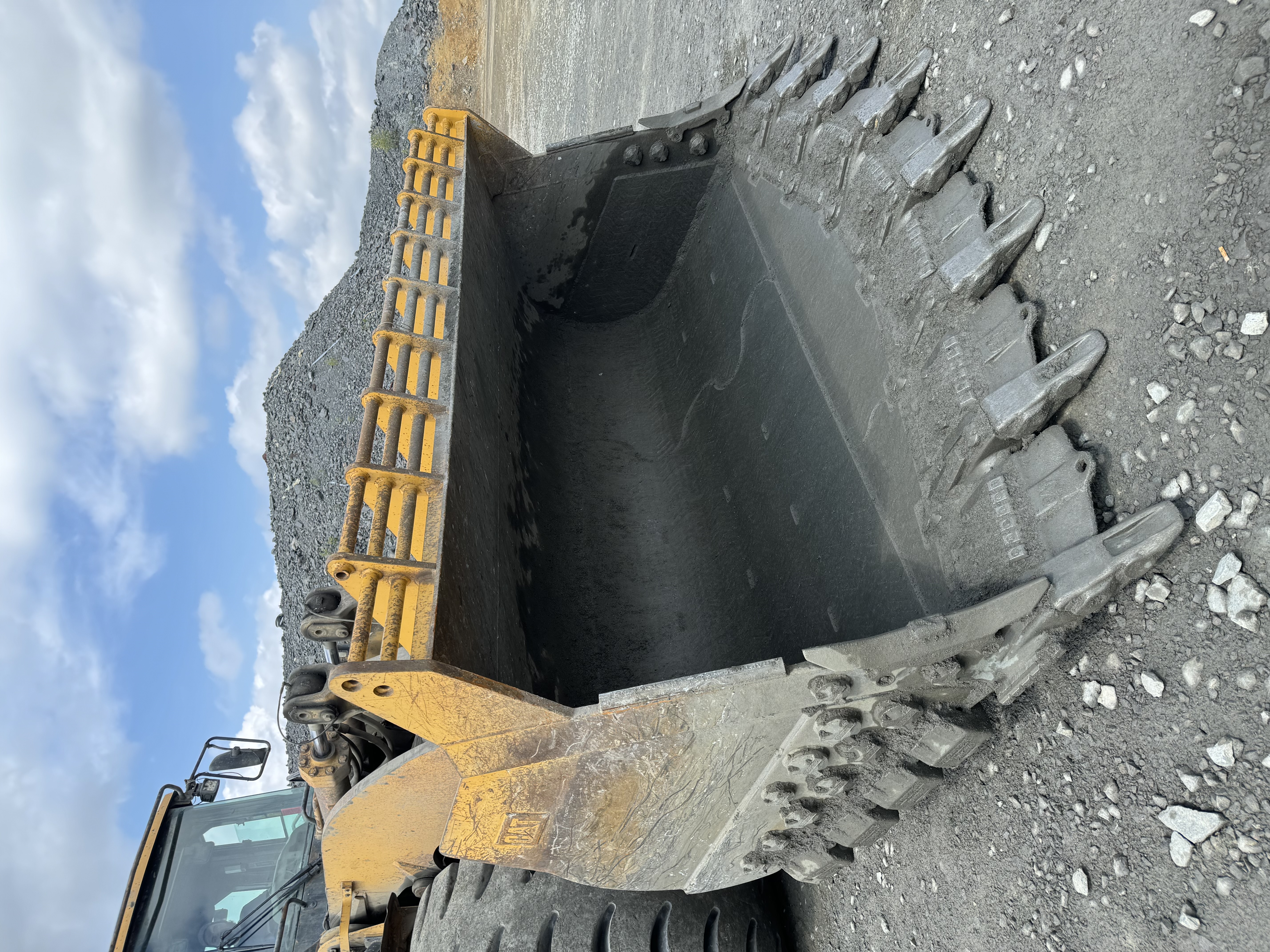 <p>RaptorPlate® - Armour Package - 980 Loader</p>